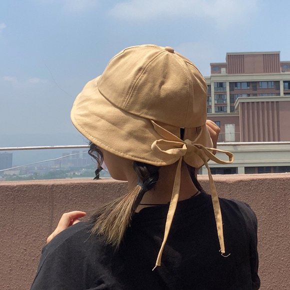 Sun hat in canary yellow with back ties. Japanese-inspired LIKE NEW - Picture 6 of 6